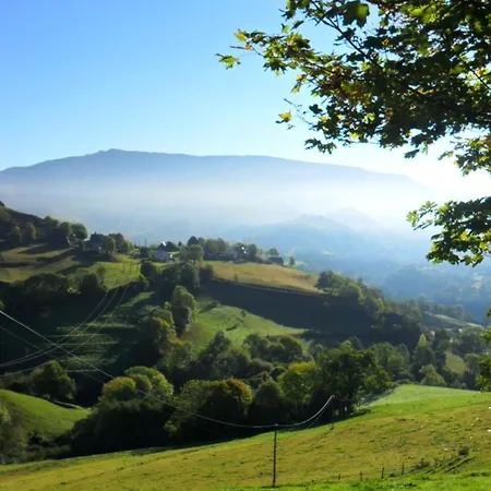 Maison De Charme Dans Le Parc Des Volcans D'auvergne Avec Terrasse Holiday home Lascelle