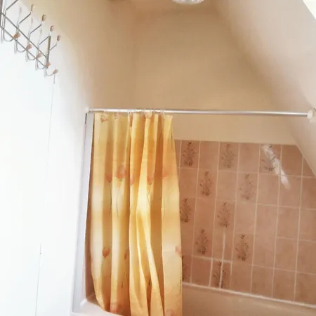 Maison De 3 Avec Terrasse A * Lascelle