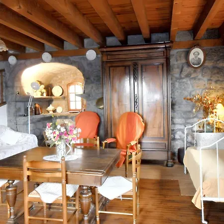 Maison De Charme Dans Le Parc Des Volcans D'auvergne Avec Terrasse * Lascelle
