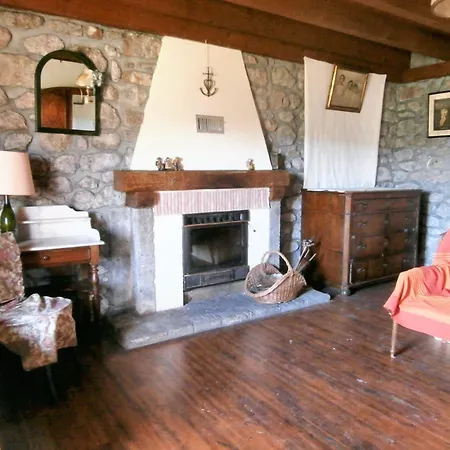Maison De Charme Dans Le Parc Des Volcans D'auvergne Avec Terrasse